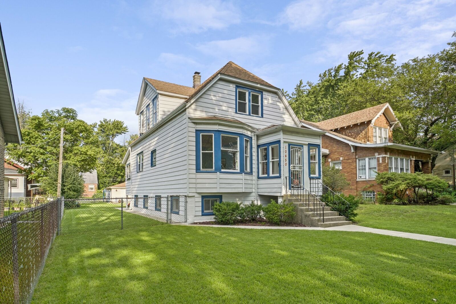 Property Photo: 10450 S Church Street IL 60643