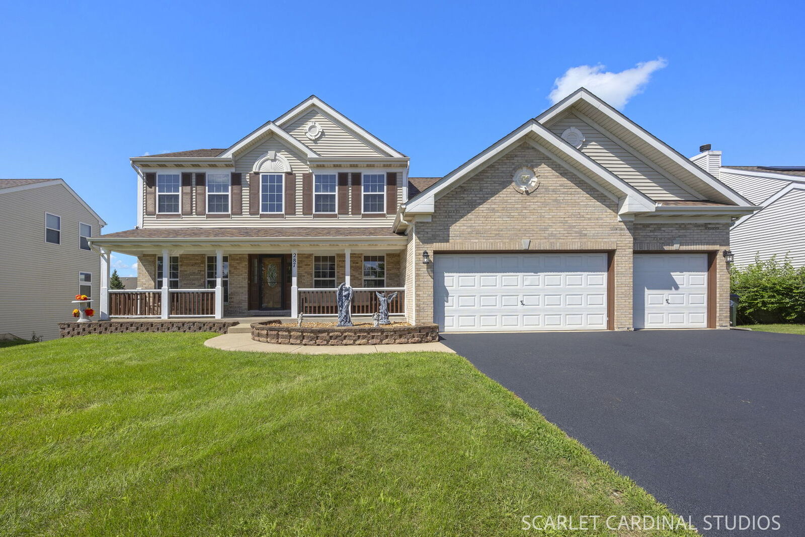 Property Photo: 287 Walsh Circle IL 60560