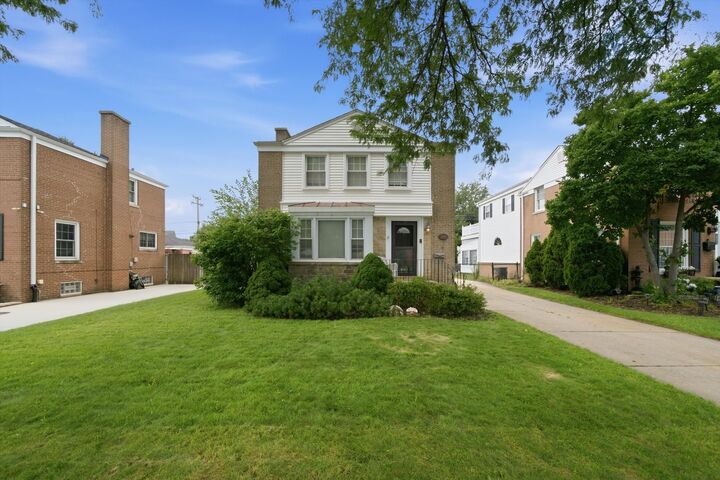 Property Photo:  1446 Manchester Avenue  IL 60154 