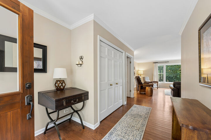 Property Photo:  10 River Drive  IL 60013 