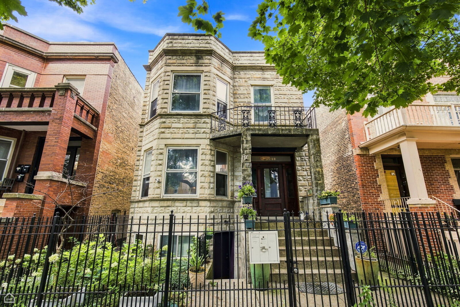 Property Photo:  3248 N Oakley Avenue  IL 60618 