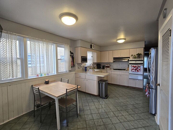 Property Photo:  6134 W Leland Avenue  IL 60630 