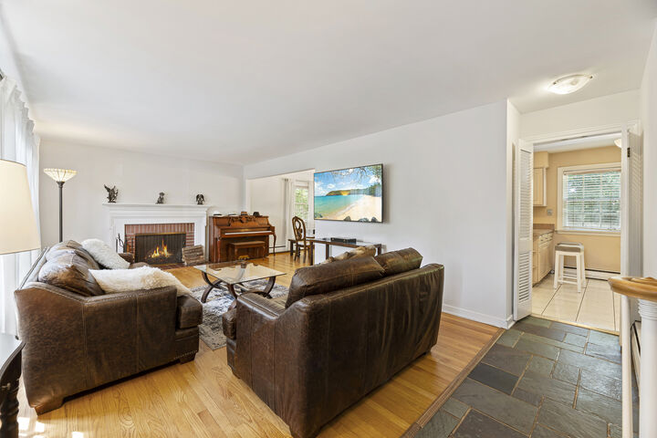 Property Photo:  1130 E Lake Avenue  IL 60025 