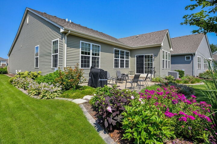Property Photo:  2612 Drexel Drive  IL 60564 