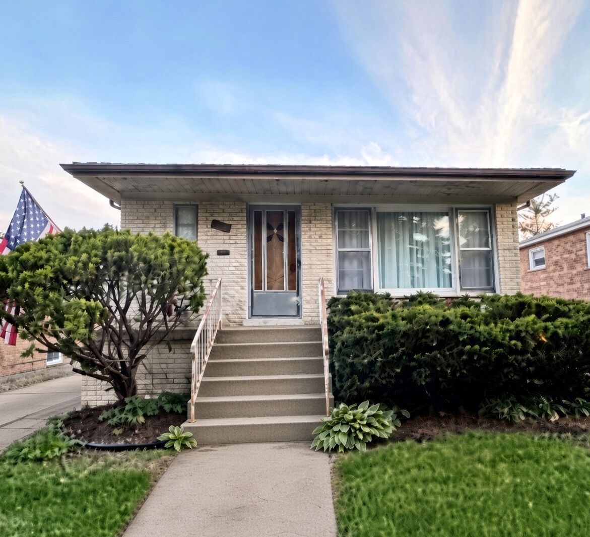 Property Photo: 7719 W Jarvis Avenue IL 60631