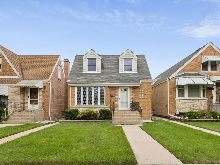 Property Photo: 3232 N Nottingham Avenue IL 60634
