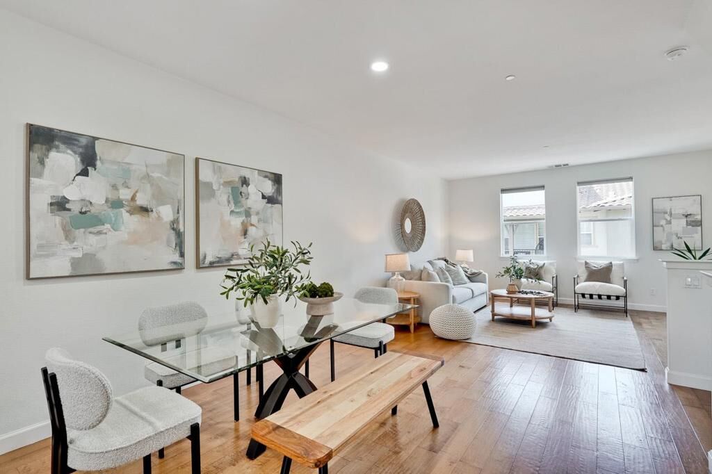 Property Photo:  576 San Posadas Terrace  CA 94085 
