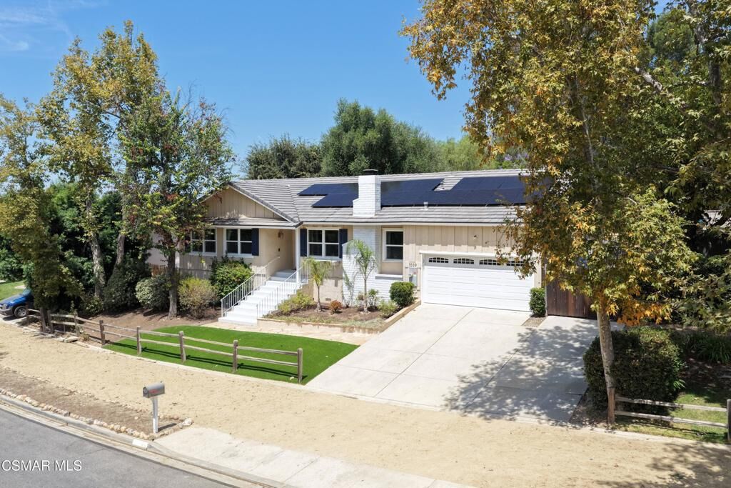 Property Photo: 1039 Nonchalant Drive CA 93065