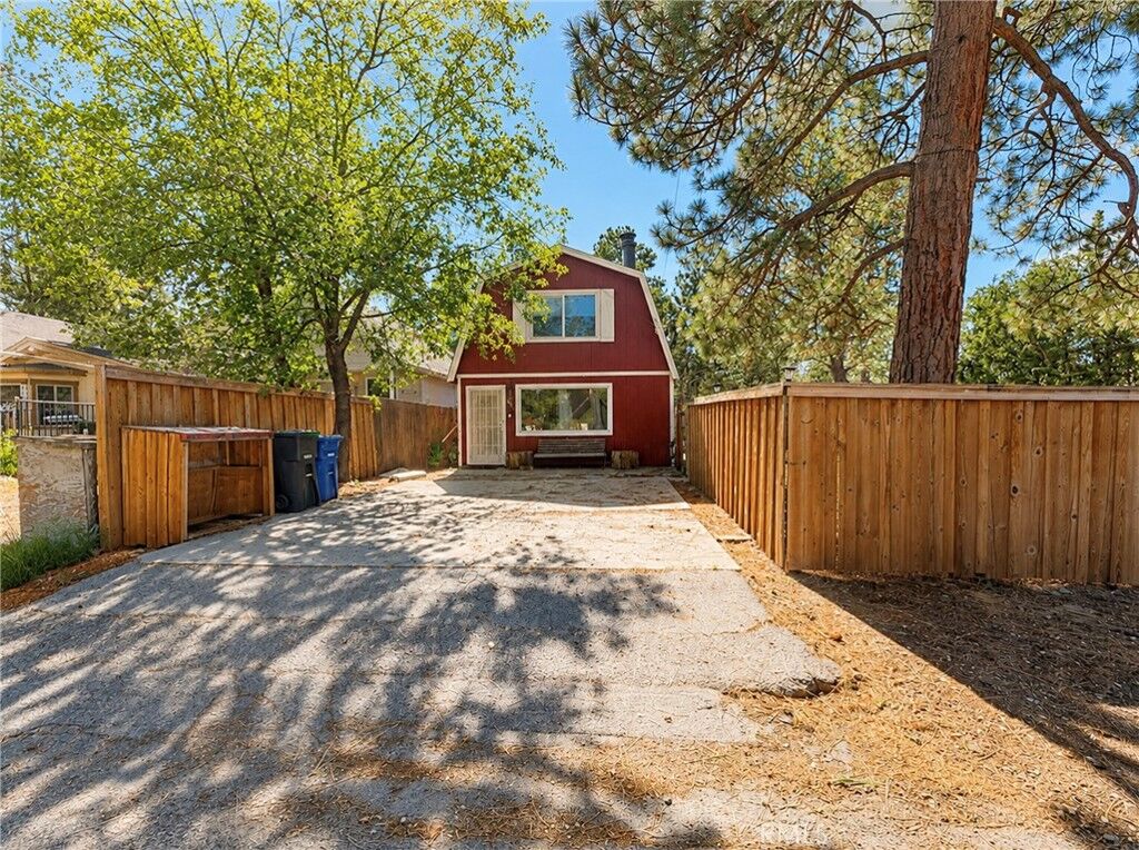 Property Photo:  548 Riverside  CA 92386 
