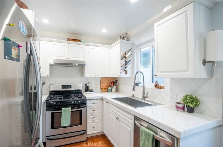 Property Photo:  2104 Raymond 4  CA 91001 