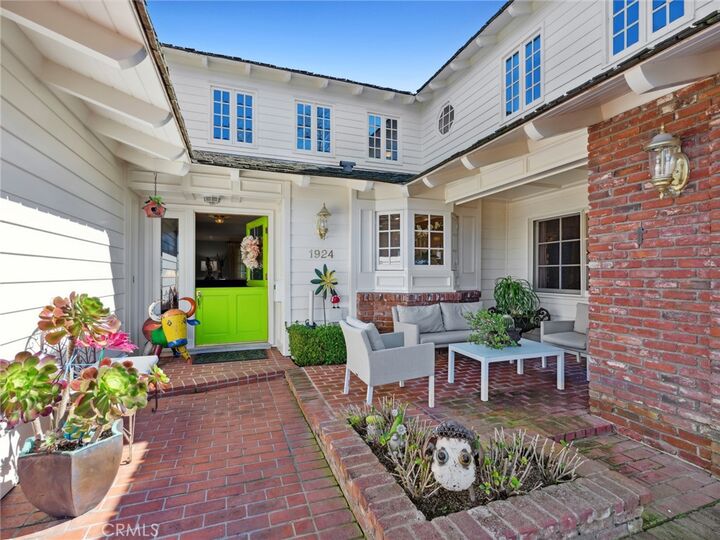 Property Photo:  1924 Leeward Lane  CA 92660 