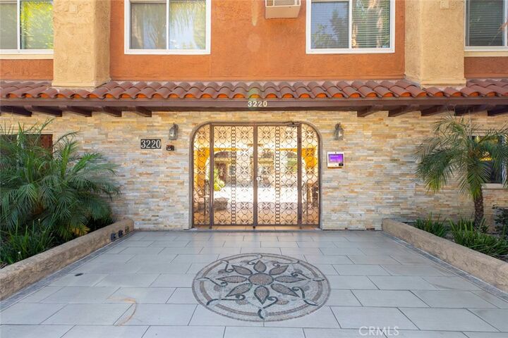 Property Photo: 3220 Altura Avenue 217 CA 91214