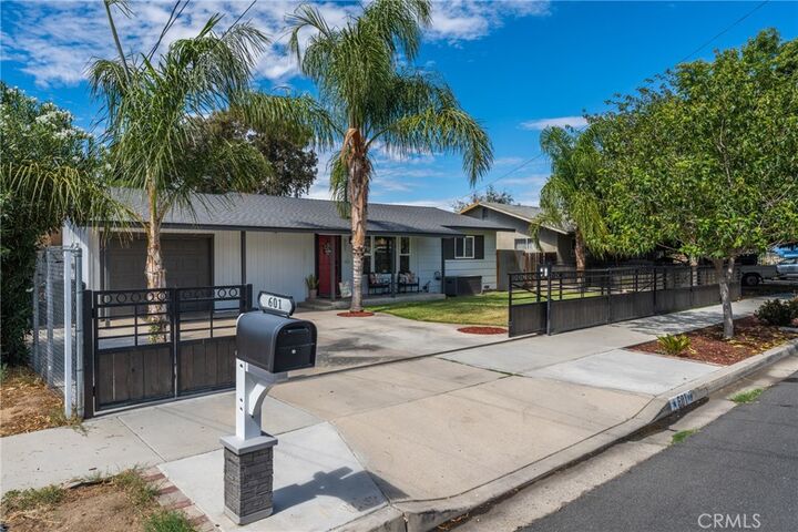 Property Photo: 601 S Taylor CA 92543
