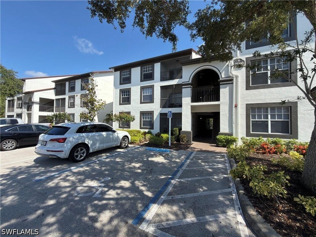 Property Photo: 7960 Preserve Circle 624 FL 34119