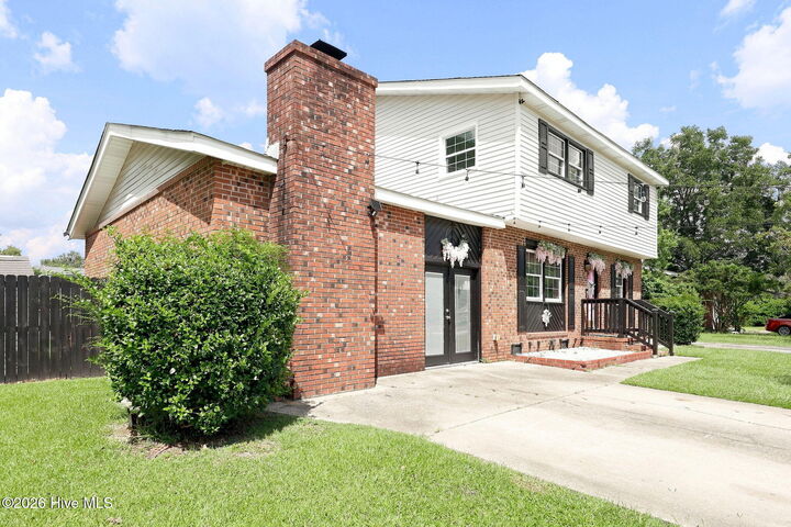 Property Photo: 407 Brynn Marr Road NC 28546