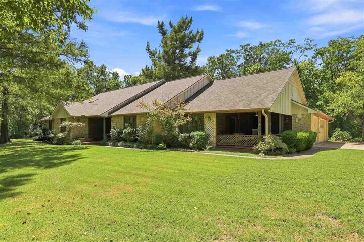 Property Photo:  80 Elmwood  OK 74601 