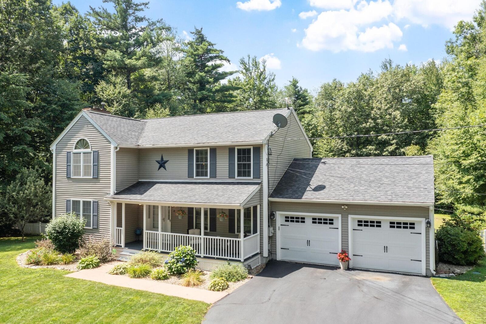 Property Photo:  10 Westview Road  NH 03033 