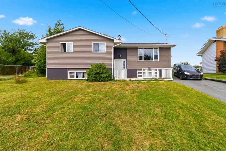62 Shalimar Crescent — photo 1