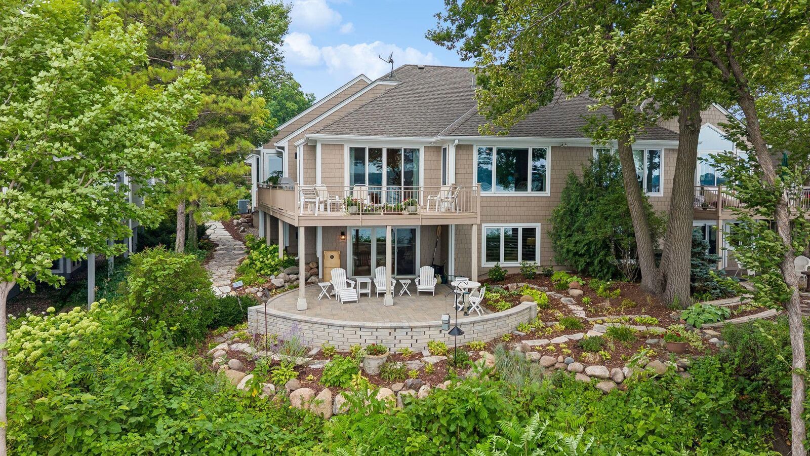 Property Photo:  2928 Pelican Point Circle  MN 55364 