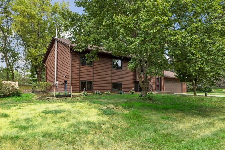 Property Photo:  1076 Cottonwood Drive  WI 54016 