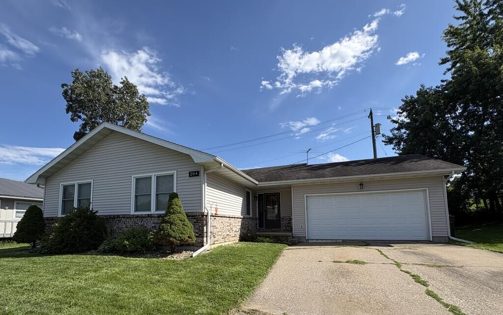 Property Photo: 204 E Porter St MO 63501