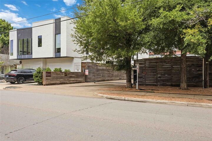 Property Photo:  5111 Manett Street 207  TX 75206 