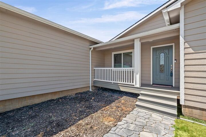Property Photo: 5908 Collins Court TX 76048