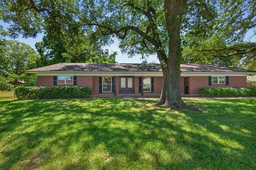 Property Photo:  2224 Brownlee Road  LA 71111 