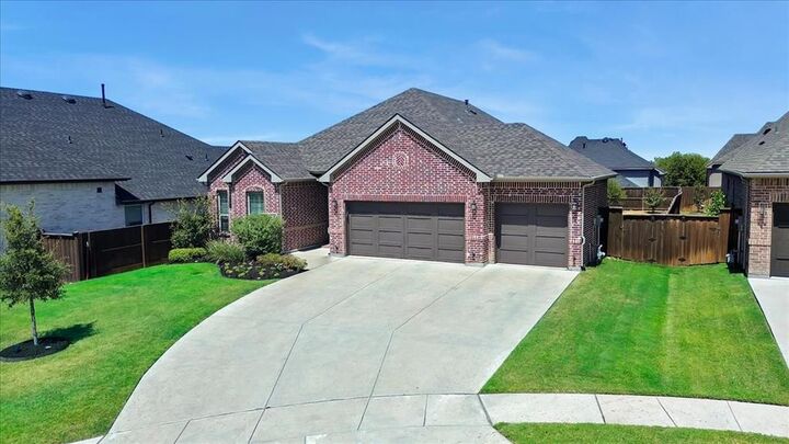 Property Photo:  1004 Calumet Court  TX 76262 