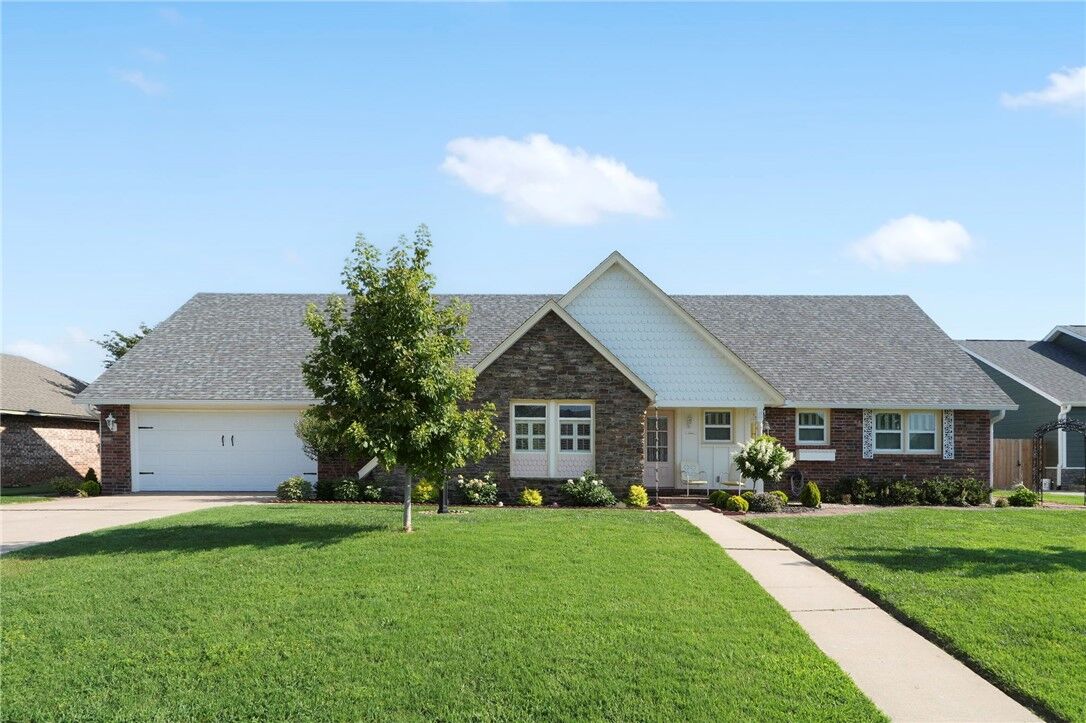 Property Photo:  2505 W Orleans Drive  AR 72758 