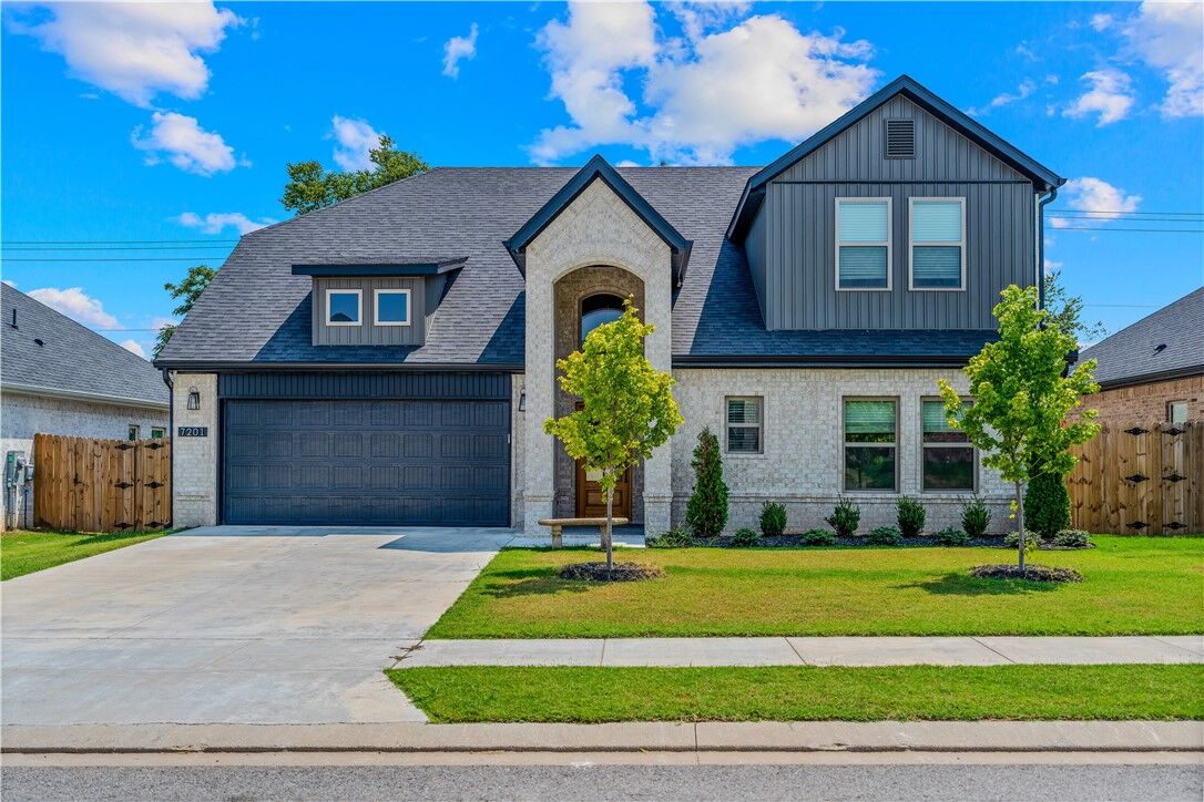 Property Photo:  7201 SW Basswood Avenue  AR 72713 