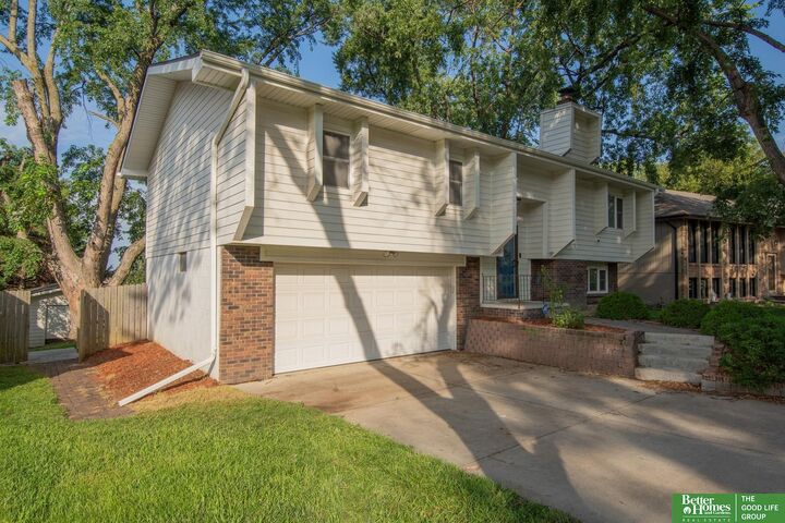 Property Photo:  5324 S 107 Avenue  NE 68127 