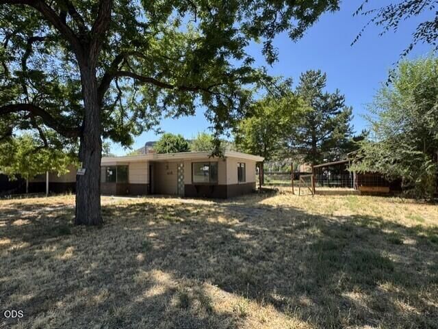 Property Photo: 415 NW Locust Street OR 97754