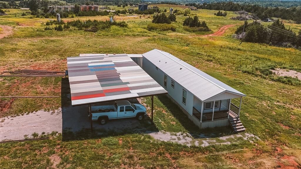 Property Photo: 16465 E Industrial Road OK 73058