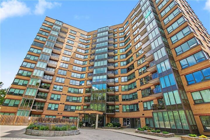 Property Photo:  237 King Street W 608  ON N3H 5L2 