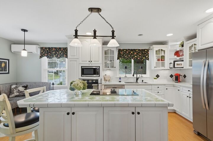 Property Photo:  21 Oakwood Ave  MA 01906 