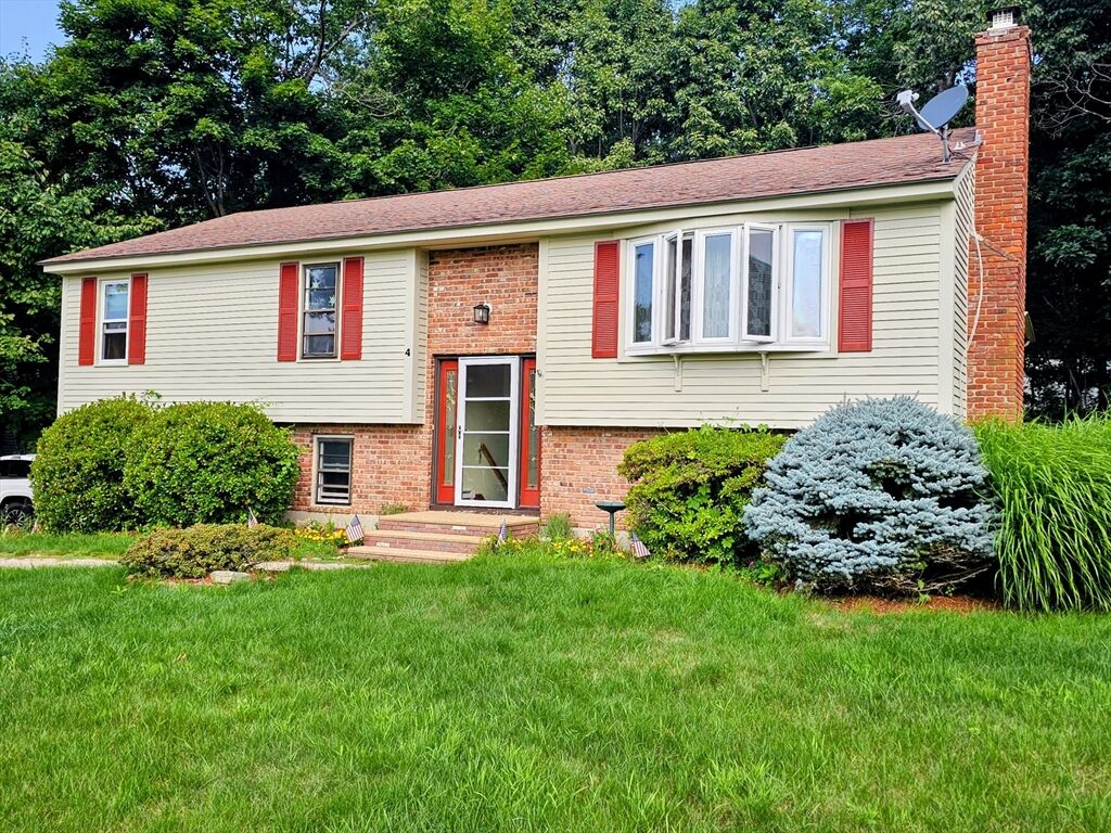 Property Photo:  4 Sycamore Dr  MA 01543 