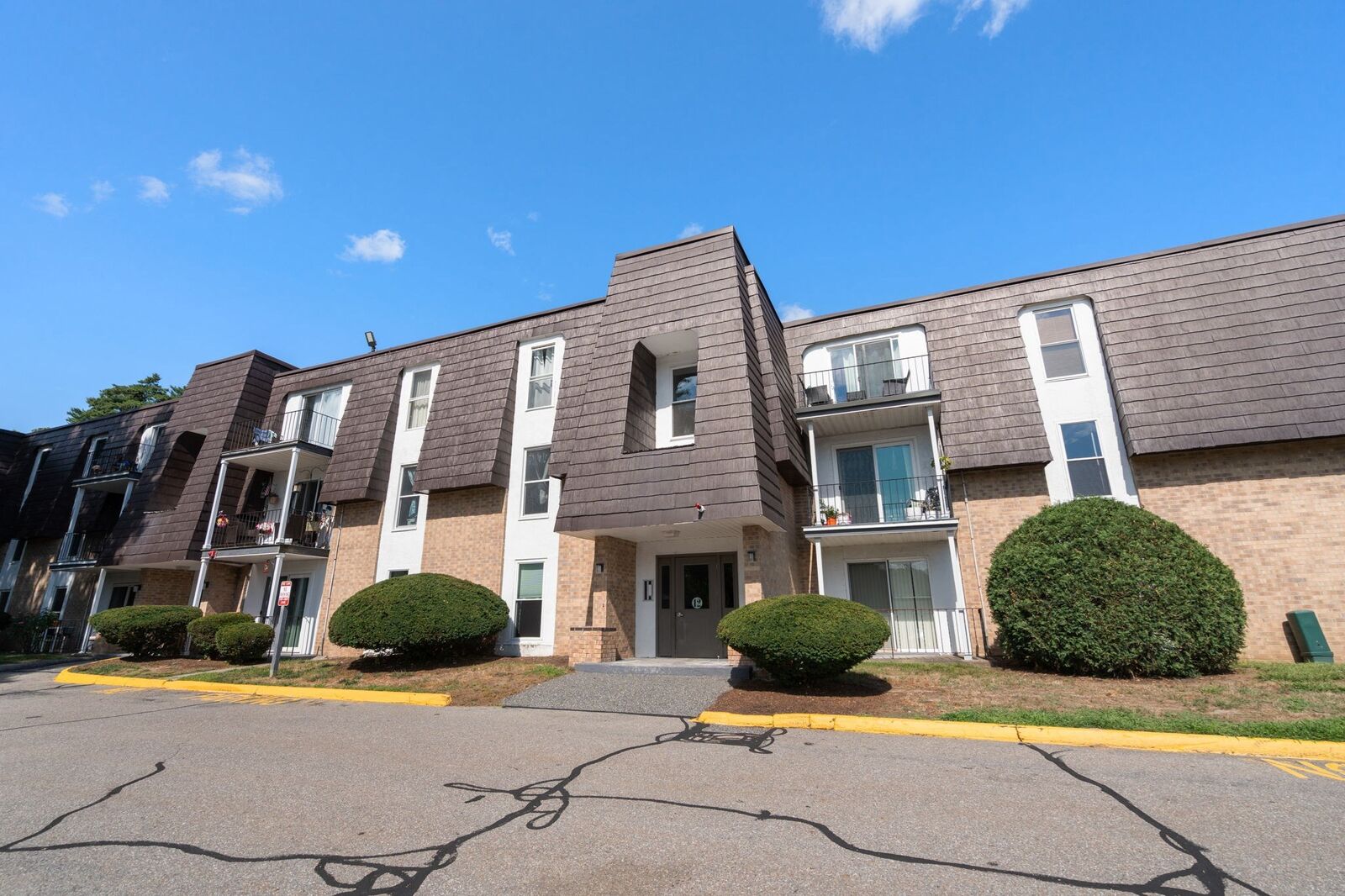 Property Photo:  12 Shadowbrook Ln 3  MA 01757 