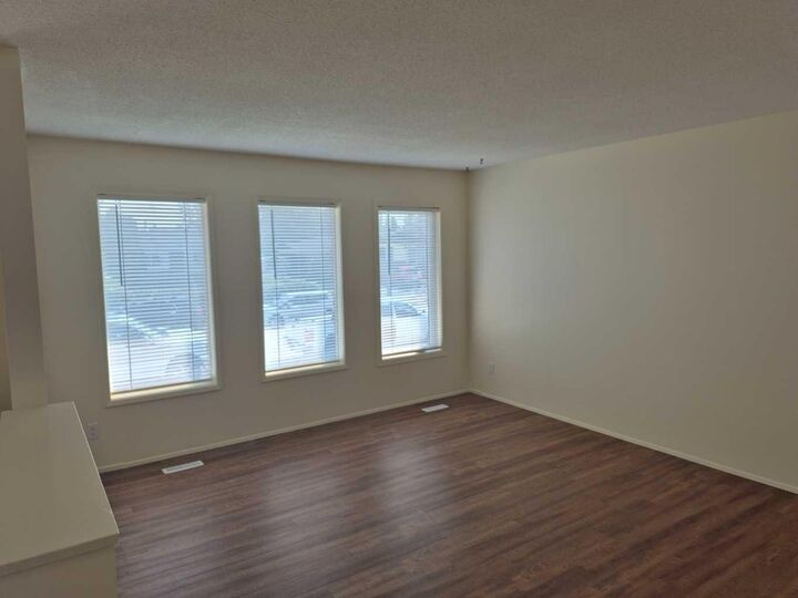 Property Photo: 84 Eton Road W AB T1K 4V2