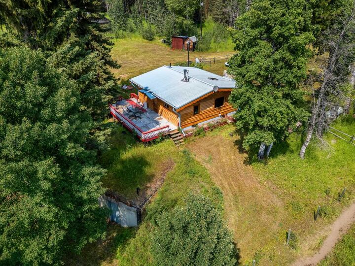 Property Photo:  5155 Township Road 295A  AB T0M 2E0 