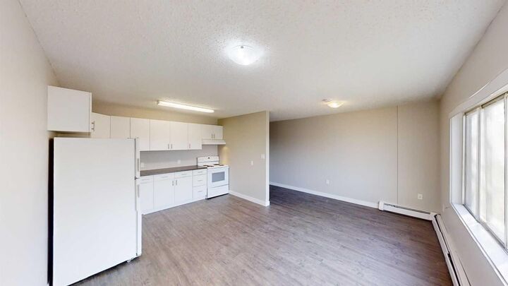 Property Photo:  9926 105 Avenue 302  AB T8V 1G9 