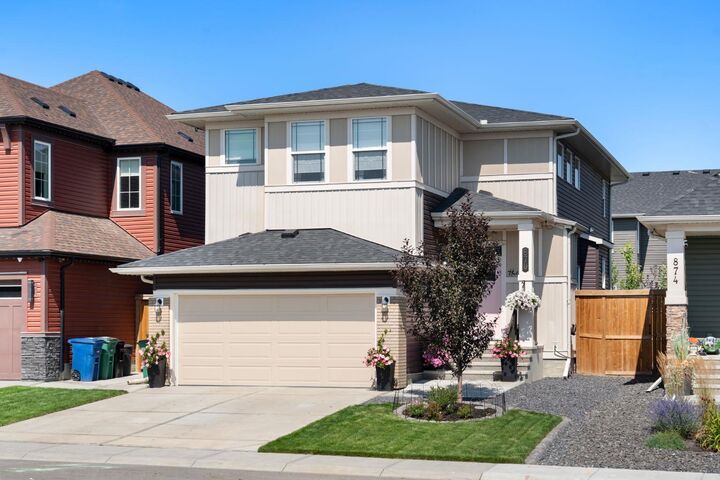 Property Photo:  870 Bayview Cove SW  AB T4B 5G4 