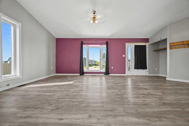 Property Photo:  5003 46 Street  AB T0H 3N0 