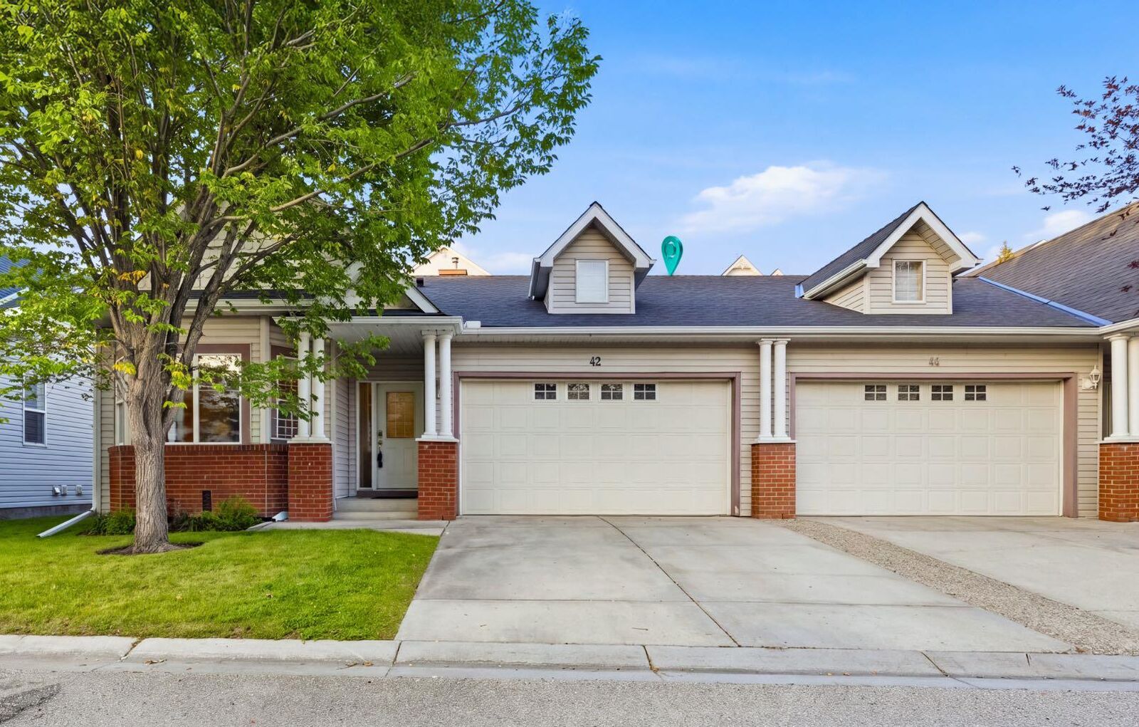 Property Photo: 42 Prestwick Pond Terrace SE AB T2Z 3Z8