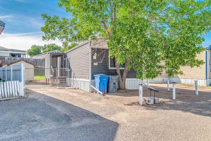 Property Photo:  231 Fairchild Street SW  AB T1A 7Z6 