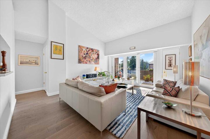 Property Photo:  202 Braeglen Close SW 2410  AB T2W 2B1 