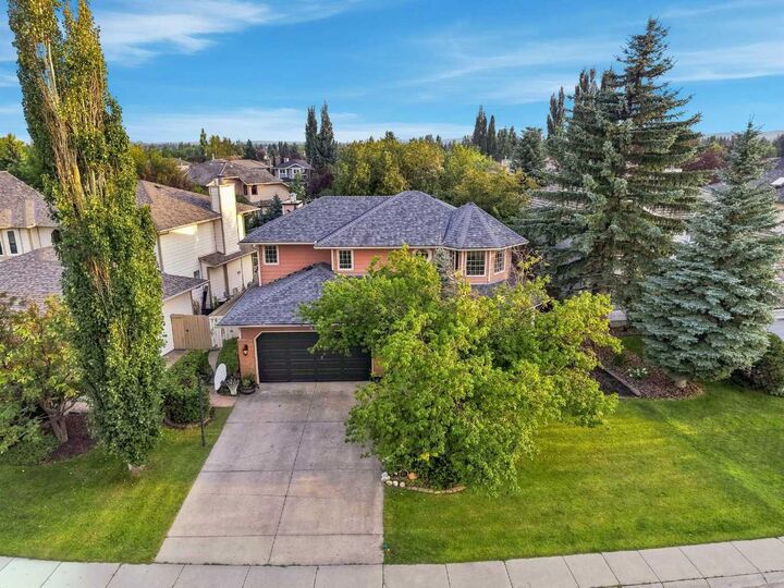 Property Photo:  70 Sunset Way SE  AB T2X 3C1 
