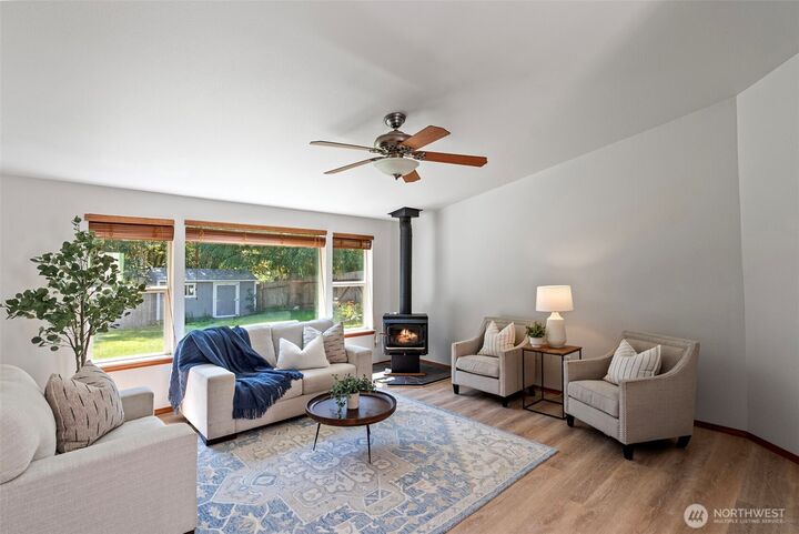 Property Photo: 511 E Gills Cove Drive WA 98524