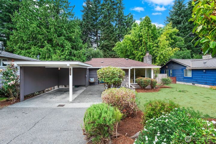 Property Photo:  11045  Alton Avenue NE  WA 98125 