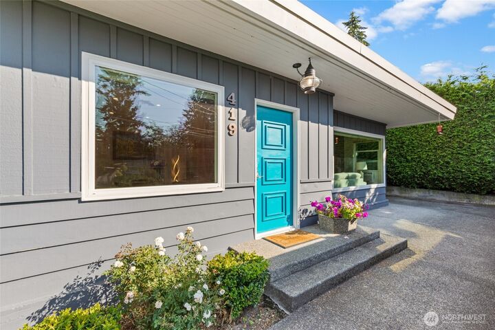 Property Photo:  419 E View Ridge Drive  WA 98203 